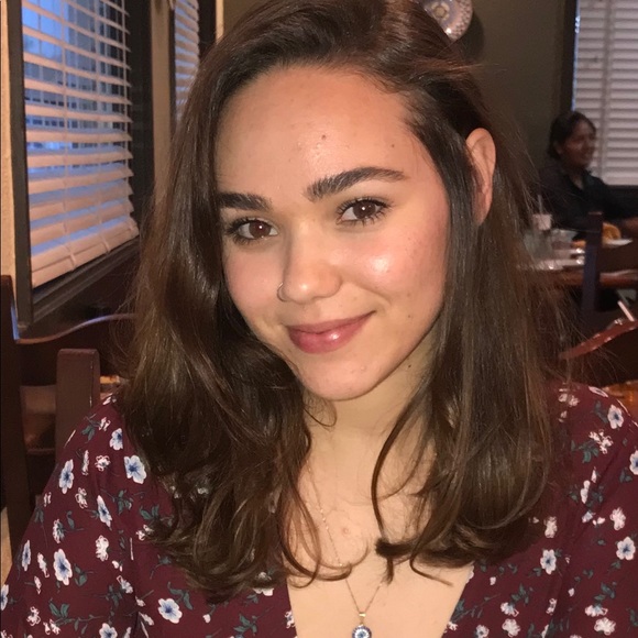 Meet your Posher, Taylor - Picture 1 of 1